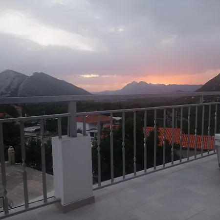 Appartamento Panoramico Apartment, Private Jacuzzi Brela