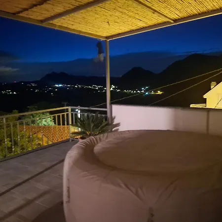 Panoramico Apartment, Private Jacuzzi Appartamento