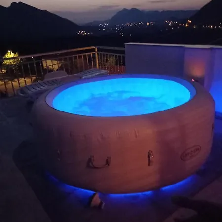 Apartment Panoramico Apartment, Private Jacuzzi