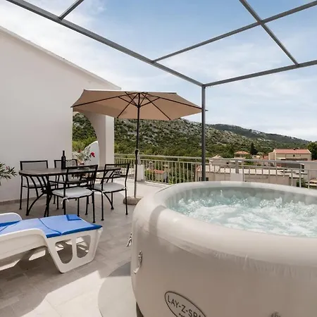 Panoramico Apartment, Private Jacuzzi Brela